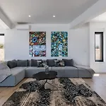 فيلة Seven Seas With Heated Pool And Jacuzzi By The Sea