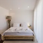Seven Seas With Heated Pool And Jacuzzi By The Sea * Ražanj