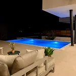 فيلة Seven Seas With Heated Pool And Jacuzzi By The Sea *