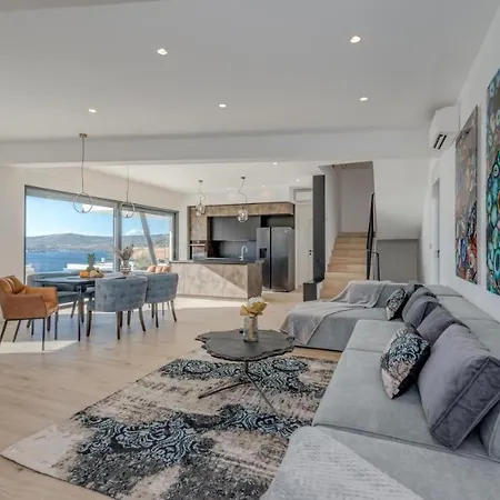 וילה Seven Seas With Heated Pool And Jacuzzi By The Sea *