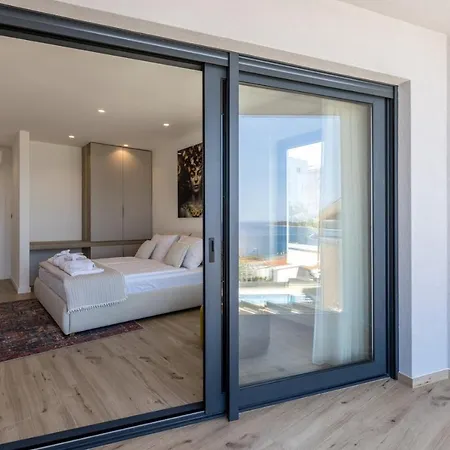 Seven Seas With Heated Pool And Jacuzzi By The Sea Villa Razanj