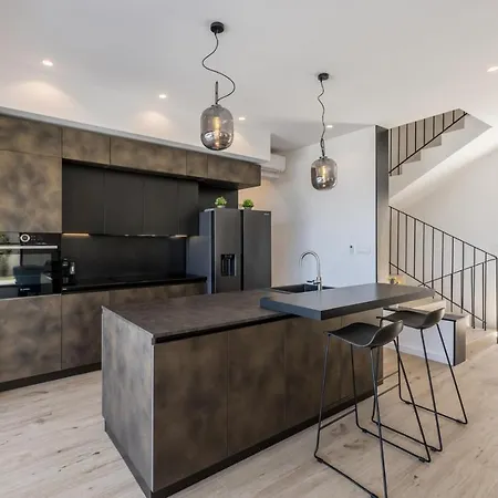 Seven Seas With Heated Pool And Jacuzzi By The Sea Ražanj