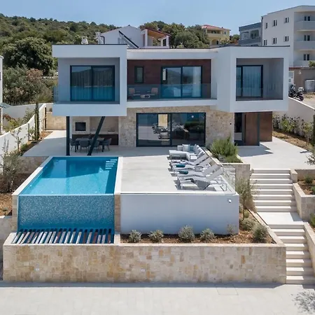 וילה Seven Seas With Heated Pool And Jacuzzi By The Sea Ražanj