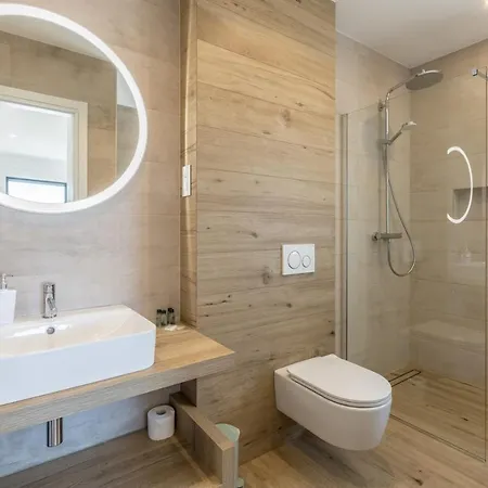 Seven Seas With Heated Pool And Jacuzzi By The Sea וילה *