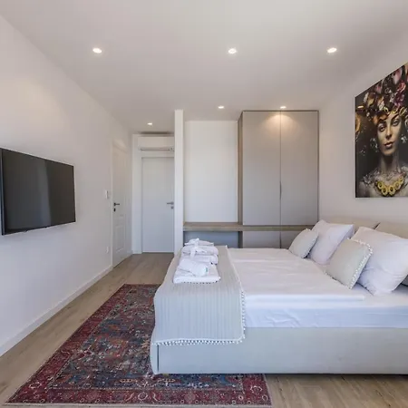 Seven Seas With Heated Pool And Jacuzzi By The Sea Villa *