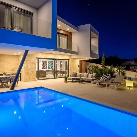 Seven Seas Villa *