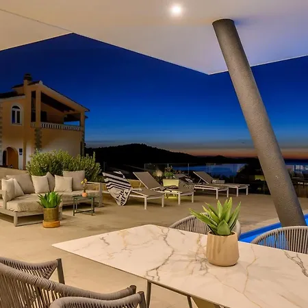 Seven Seas With Heated Pool And Jacuzzi By The Sea Ražanj