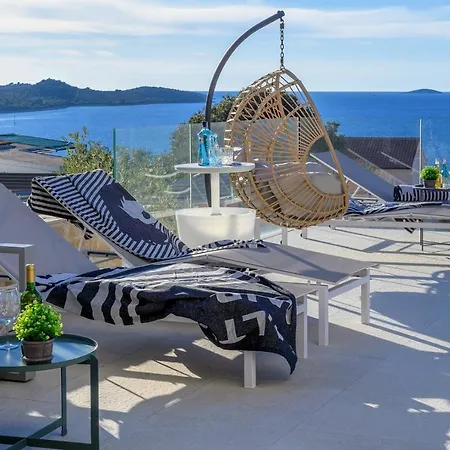 Villa Seven Seas With Heated Pool And Jacuzzi By The Sea Ražanj