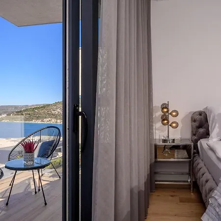 Seven Seas With Heated Pool And Jacuzzi By The Sea Villa Razanj
