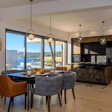 Seven Seas With Heated Pool And Jacuzzi By The Sea וילה Ražanj