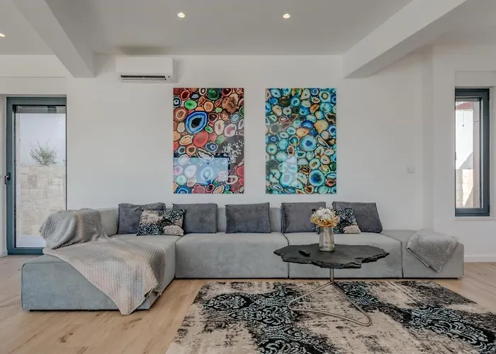 Seven Seas With Heated Pool And Jacuzzi By The Sea Willa Ražanj