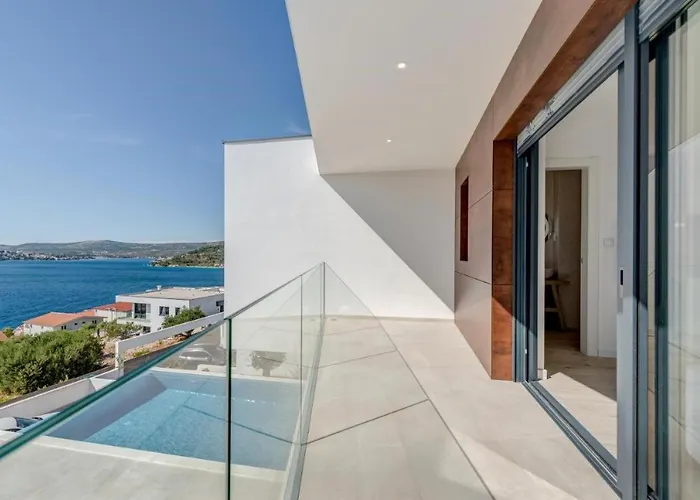 别墅 Seven Seas With Heated Pool And Jacuzzi By The Sea