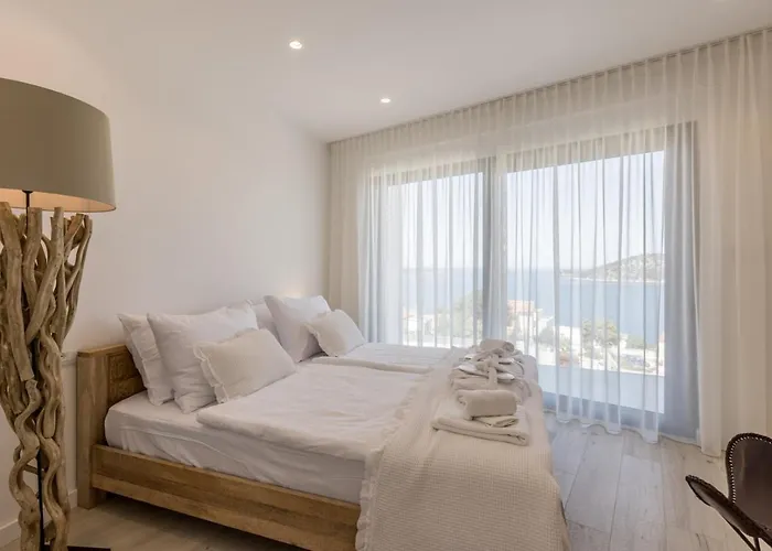 Seven Seas With Heated Pool And Jacuzzi By The Sea Ražanj