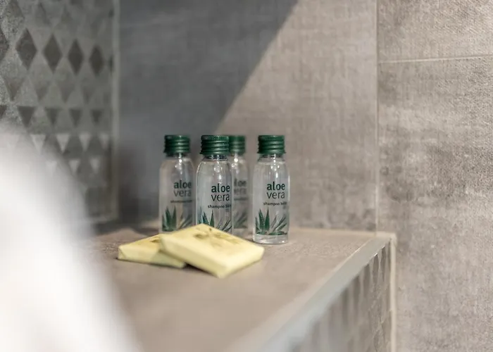 Seven Seas With Heated Pool And Jacuzzi By The Sea Ražanj