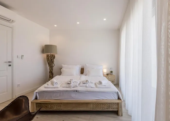 Seven Seas With Heated Pool And Jacuzzi By The Sea * Ražanj