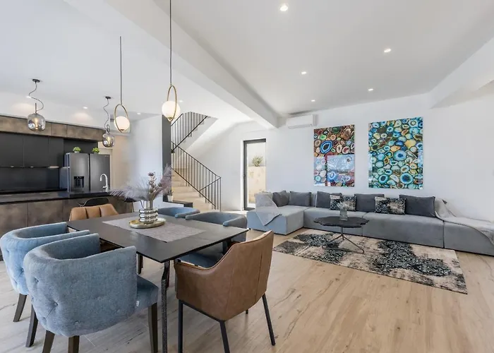 Seven Seas With Heated Pool And Jacuzzi By The Sea Ražanj