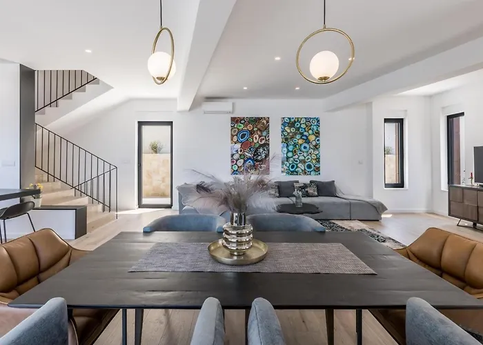 Seven Seas With Heated Pool And Jacuzzi By The Sea Willa Ražanj