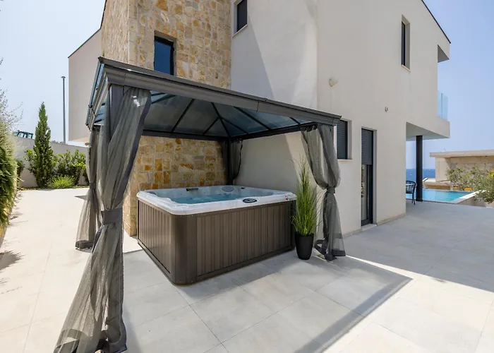 Seven Seas With Heated Pool And Jacuzzi By The Sea 别墅 *